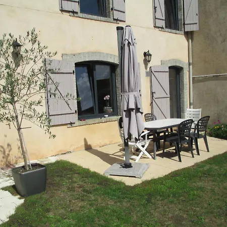 D'hotes Bed & Breakfast Moncel-sur-Seille